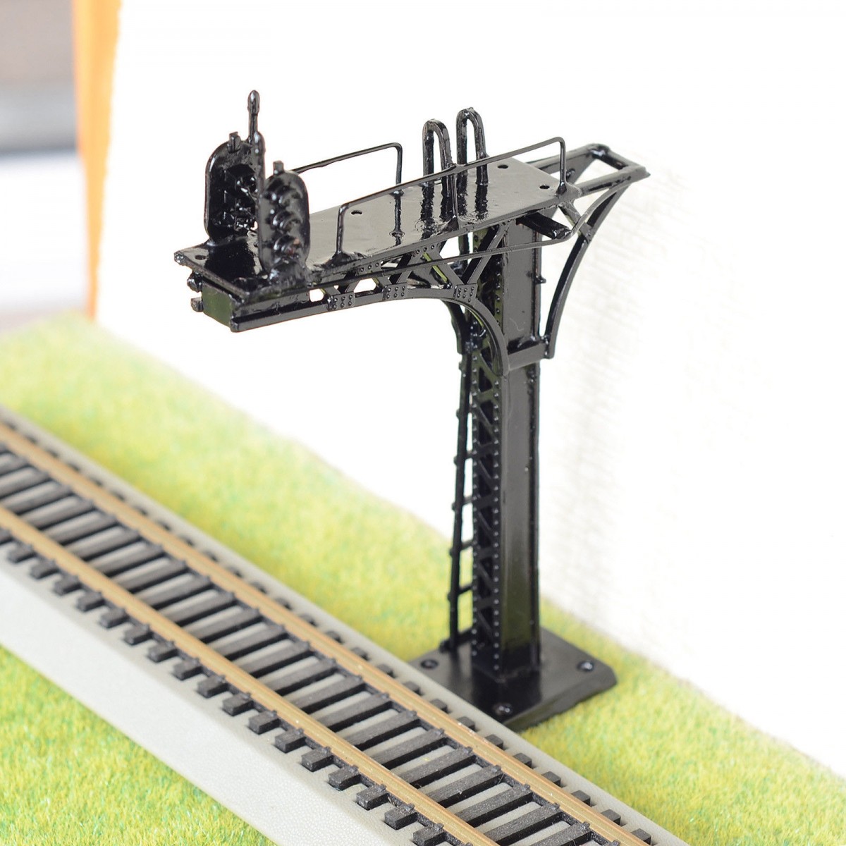 1 x HO / OO scale LED Cantilever Signal Bridge tower 2 direction single Track #B